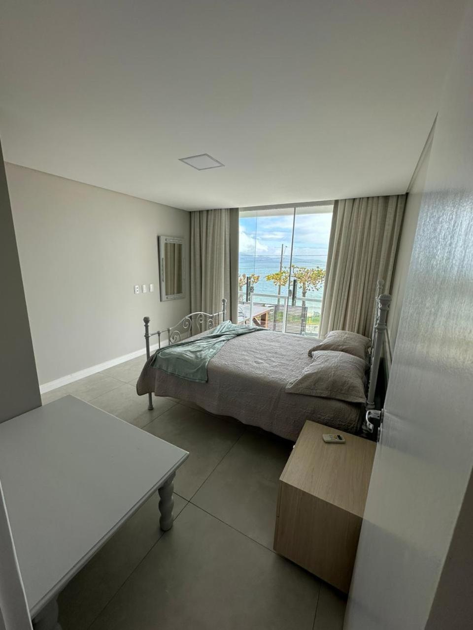 Apartamento Frente Mar Na Baia De Порту-Белу Экстерьер фото